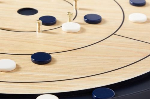 Crokinole board game